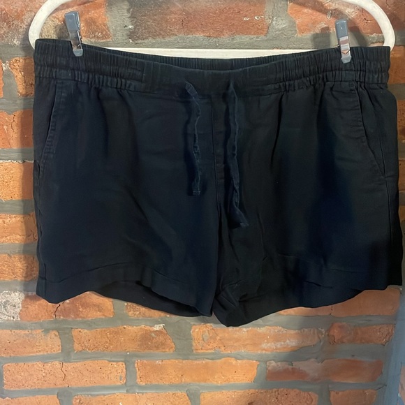 Old Navy Black Linen Blend Utility Shorts - Picture 4 of 4